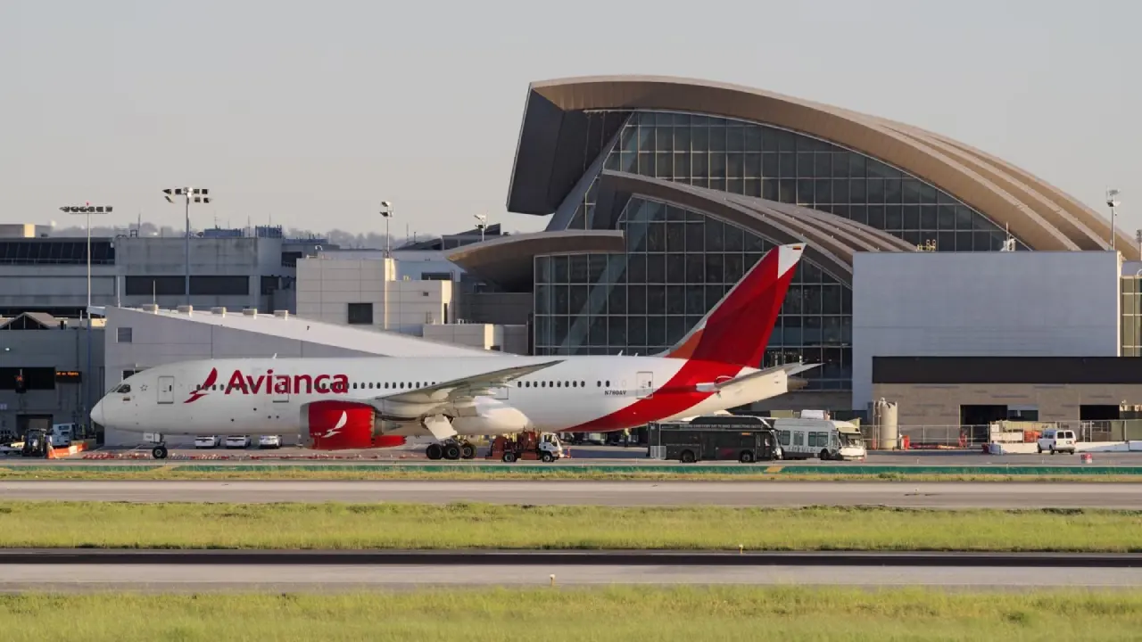 Avianca Airlines Terminal at Dallas-Fort Worth International Airport (DFW)